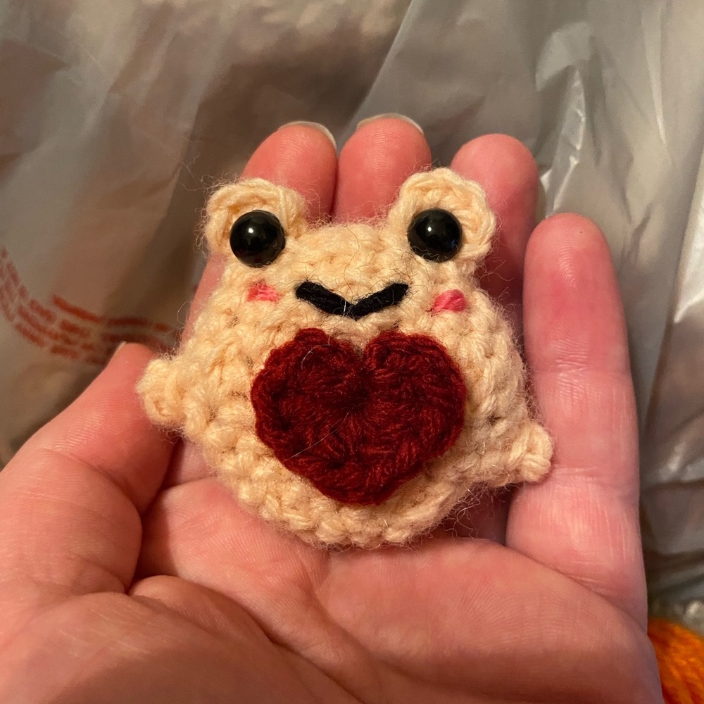kawaii plush crochet frog valentine’s day